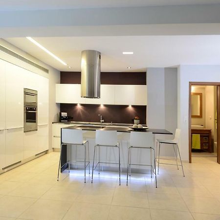 Spacious Fully Equipped 3Bd 2Bath Apt In The Heart Of City With Balconies Ac And Fast Wifi #2 Heraklion Exterior foto